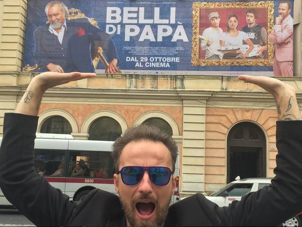 La rivincita di Francesco Facchinetti: al cinema con Belli di Papà