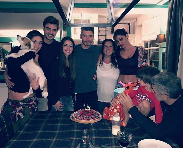 Stefano De Martino compleanno con Belen Rodriguez, Santiago e famiglia