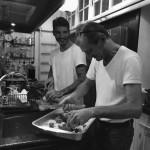 Stefano De Martino e il padre in cucina foto