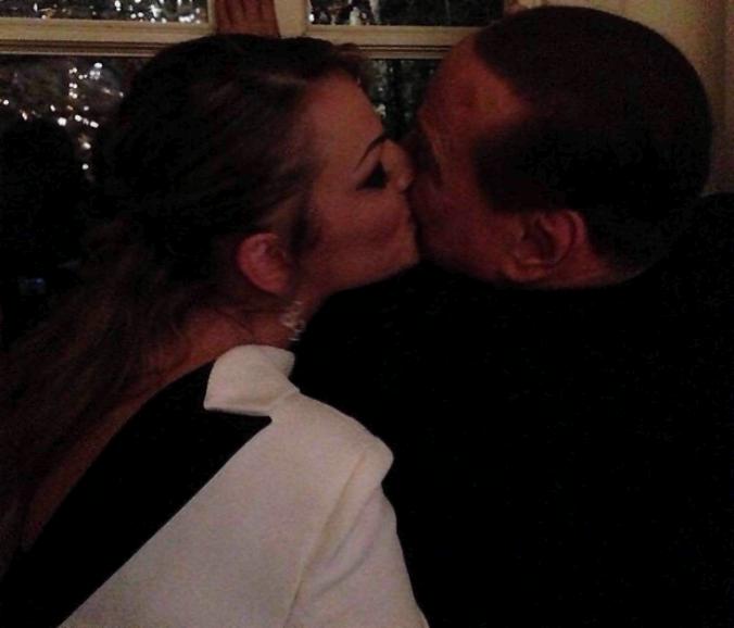 Silvio Berlusconi e Francesca Pascale bacio