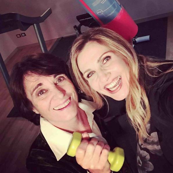 La felicità di Lorella Cuccarini su Instagram per la palestra per i piccoli pazienti onco ematologici lorella cuccarini 30 ore per la vita