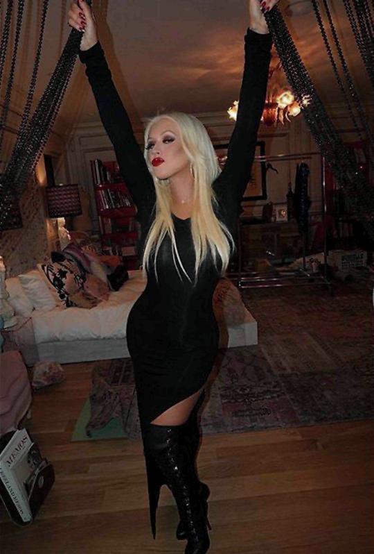 Christina Aguilera 35 anni di sex appeal e sexy sotto l’albero di Natale Christina Aguilera news