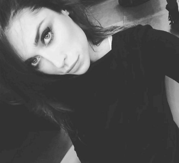 Ludovica Frasca scherza con i fan: “Sono il nuovo soprammobile di casa”