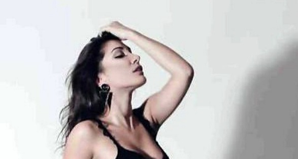 La velina mora di Spagna Simona Guatieri posa in intimo simona guatieri velina di spagna ee