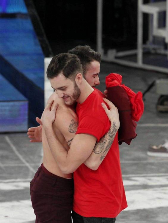 Andreas Muller vince la sfida nonostante le critiche di Garrison durante la puntata amici 15 news