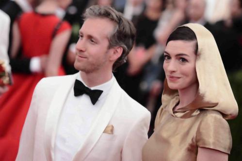 L’attesa dolce di Anne Hathaway: il pancione è … social gossip Anne Hathaway incinta