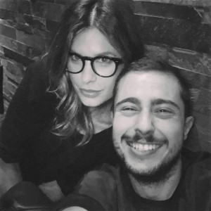 Elisabetta Canalis selfie con Andrea Pinna