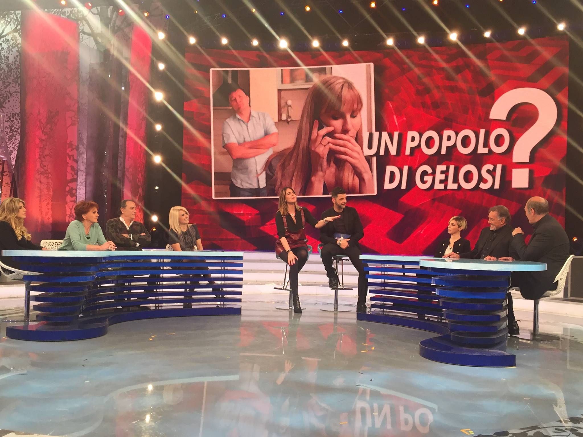 Scoop a Domenica In: la grafologa Marica Palmisano scatena il gossip: chi è il politico cornuto? Marica Palmisano a Domenica In fa scatenare il gossip