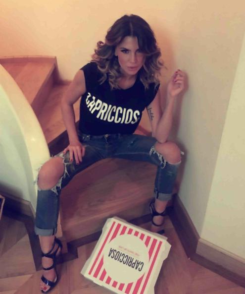 Gossip news – Claudia Galanti e gli scatti sexy in camera da letto Claudia Galanti