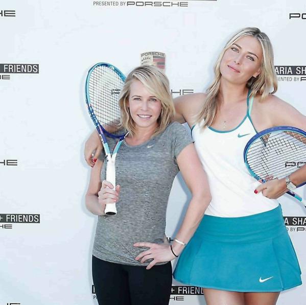 Gossip, Chelsea Handler si rispoglia per gli auguri a Maria Sharapova chelsea handler gossip news