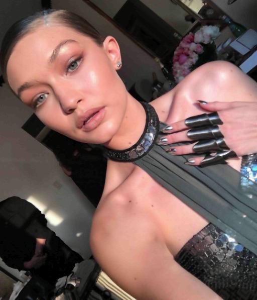 Gigi Hadid, irriconoscibile con il look per il Met Gala gigi hadid,gossip