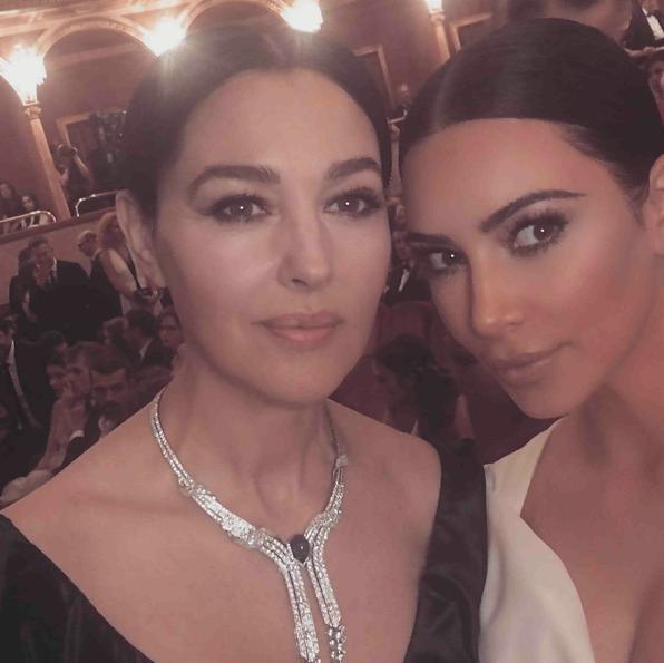 Monica Bellucci e il selfie con Kim Kardashian