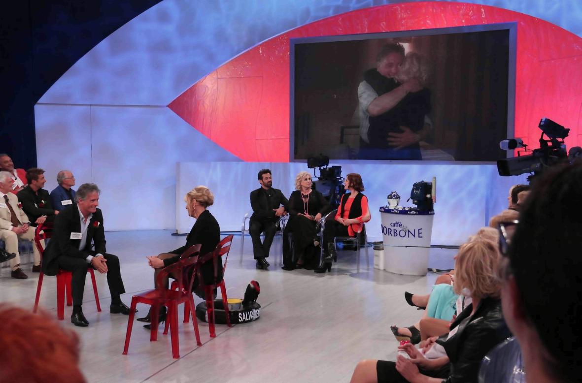 Uomini e Donne news: Tina Cipollari abbandona il format?? uomini e donne news