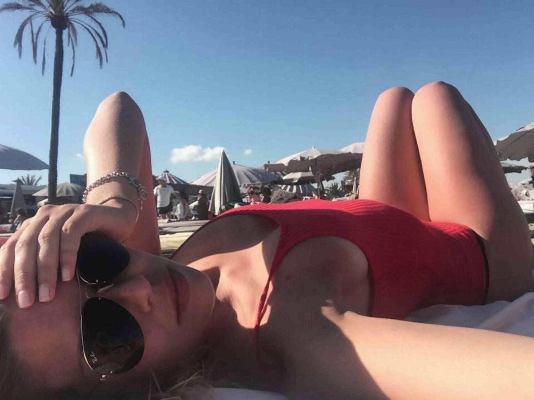 Gossip news – Costanza Caracciolo show tra le mille bolle blu Gossip news - Costanza Caracciolo show tra lke mille bolle blu 1