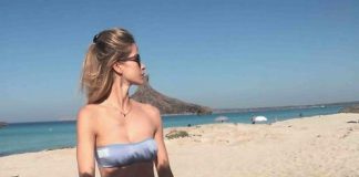 Gossip, Elena Santarelli in vacanza a Formentera con Greta Lucia Elena Santarelli e Greta Lucia a Formentera estate 2016