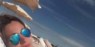 Adriana Volpe in bikini dorato, Wow super lode: Vip estate 2016 Adriana Volpe in bikini estate 2016