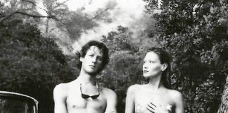 Carla Bruni debutta su Instagram, la foto scatena il gossip Carla Bruni e il fratello Virginio