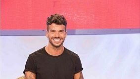 Uomini e Donne news, Claudio Sona: “Sul trono per trovare il mio Principe!” Gossip news, Uomini e Donne, trono gay: Claudio Sona e quel il desiderio di trovare l’amore in tv. Mancano pochi giorni all’inizio del programma e si torna a parlare del tronista gay Claudio Sona che in trasmissione cerca l’amore.