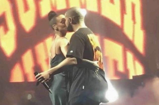 Rihanna e Drake bacio, gossip news,
