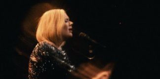 La sorpresa romantica ad Adele dal suo fidanzato sul palco! Adele, gossip news,