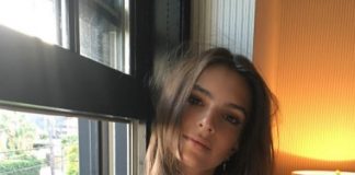 Emily Ratajkowski sfoggia un décolleté vedo non vedo gossip news, Emily Ratajkovski Instagram