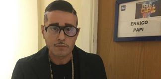 Enrico Papi imita Rocco Hunt a Tale e Quale Show. L’esibizione diverte! enrico papi tale e quale show, enrico papi tale e quale, gossip news, news, enrico papi rocco hunt,
