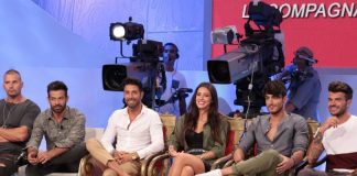 Anticipazioni Trono Classico Uomini e Donne: primi baci tra tronisti e corteggiatori! uomini e donne classico, uomini e donne gossip, uomini e donne news, trono classico, gossip news, uomini e donne news tronisti, uomini e donne corteggiatrici,