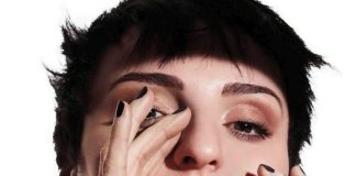 Arisa ospite a Hidden Singer Italia sesta e ultima puntata in onda su Nove Arisa, Arisa bionda, bionda, Arisa nuovo look, Arisa look capelli, estate 2017, Arisa capelli,