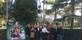 Anna Tatangelo e Paola Caruso sexy alla presentazione del film Un Natale al Sud cast Un Natale al Sud