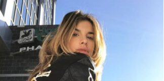 Elisabetta Canalis acqua e sapone, baciata dal sole di Hollywood