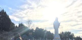 Elisabetta Gregoraci a Medjugorje senza Flavio Briatore, ma con chi?