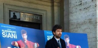 Alessandro Siani nuovo film: “Dal pessimismo può nascere la felicità” Alessandro Siani mister felicità