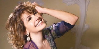Barbara D’Urso ascolti tv: Domenica Live sbanca con il bacio di Enrico Papi Gossip, Barbara D'Urso,