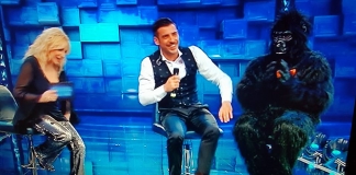 Francesco Gabbani’s Karma: confessioni private a Standing Ovation! Francesco Gabbani Antonella Clerici scimmia Standing Ovation tv gossip news festival sanremo 2017 intervista Occidentali's Karma