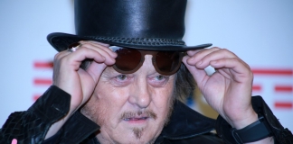 Zucchero a Sanremo: “Cantate in italiano, per fare un culo agli americani” Programmi tv, 4-8-2017, Stasera in tv,