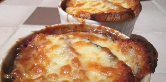 Zuppa di cipolle alla francese, o Soupe a l’oignon fatta in casa Zuppa di cipolle, Zuppa di cipolle alla francese,