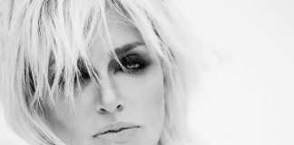 Vani gli sforzi di Paola Barale: il gossip la inchioda! Ecco la prova!