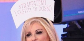 Tina Cipollari rifatta, svela Gemma e non solo: svelato il mistero del gossip Tina Cipollari, rifatta, parrucca, gossip,
