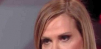 Simona Ventura rifatta, tra shock e strazio: l’angoscia torna dal passato Simona Ventura, rifatta,Simona Ventura rifatta, gossip, Simona Ventura, news,