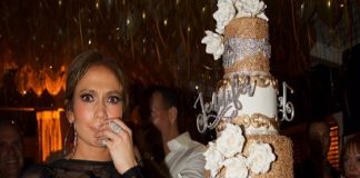 Jennifer Lopez: J LO festeggia il compleanno: sexy per i 48 anni Jennifer Lopez, J LO, compleanno, 48 anni, news,