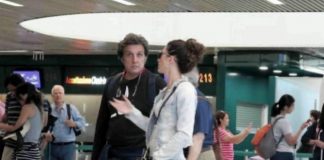 Gossip, Flavio Insinna vacanza con la nuova fidanzata? Chi è lei? Striscia la Notizia, Flavio Insinna, fidanzata, nuova fidanzata, gossip, news,