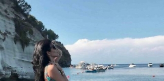 Gossip, Pamela Prati senza bikini a Ischia: “Sei illegale!”