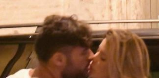 Gossip estate: Aida Yespica paparazzata mentre bacia l’uomo misterioso Aida Yespica, gossip estate,