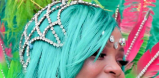 Rihanna al Cro Over festival di Barbados: la Bad Girl mostra “Madre Natura” Rihanna, festival, barbados,