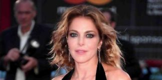 Claudia Gerini incanta sul red carpet del Festival del Cinema di Venezia 2017 claudia gerini, gossip claudia gerini, gossip, claudia gerini venezia, festival del cinema di venezia, cinema di venezia 2017, ammore e malavita,