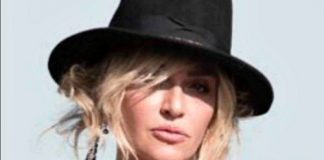 Gossip, Paola Barale, fa 440.000 follower con un fisico della Madon*a