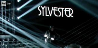 Mauro Coruzzi, Platinette cade dalle scale a Tale e Quale 2017 mauro coruzzi, caduta dalle scale, platinette, Tale e Quale 2017, Tale e Quale show 2017,