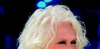Loretta Goggi cambia look: dal caschetto liscio ai capelli ricci loretta goggi,nuovo look, nuovo taglio di capelli, loretta goggi tale e quale show, loretta goggi capelli corti, gossip news, gossip, news,