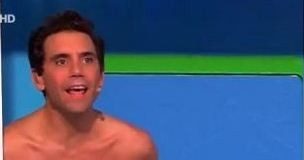 Casa Mika: la regina del burlesque lascia Mika senza veli a Rai 2 Casa Mika: la regina del burlesque lascia Mika senza veli a Rai 2