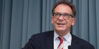 “Alessandro Cecchi Paone” attacca e picchia duro sul Grande Fratello Vip Alessandro Cecchi Paone, Alessandro Cecchi Paone attacca, Grande Fratello Vip,